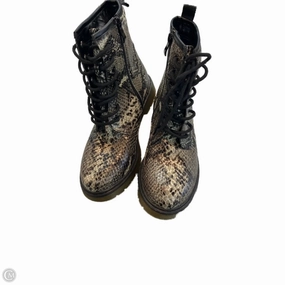 Victoria Combat Boots Boots Combat By Shu Shop In Snakeskin Print, Size: 7