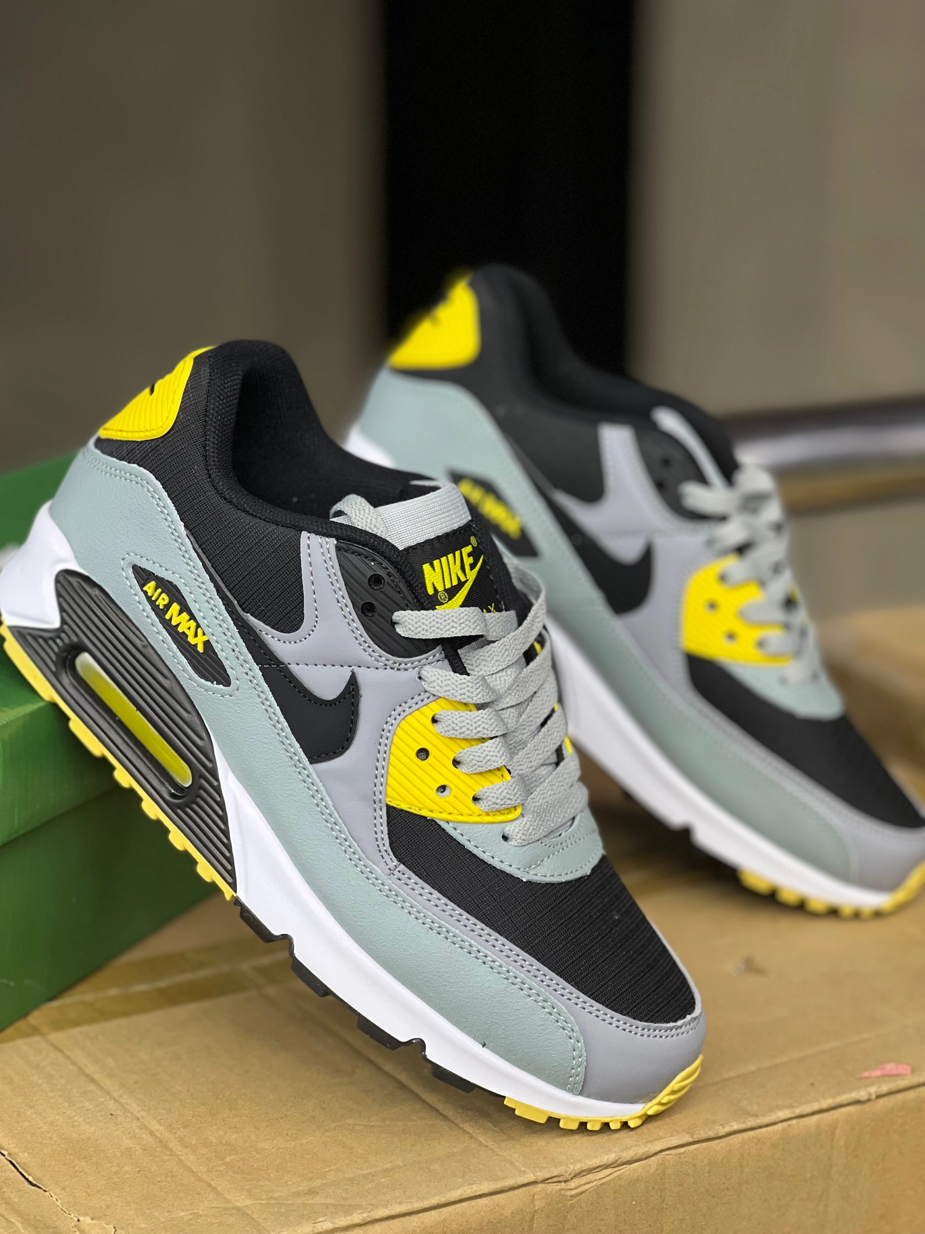 Veja V 10 Sneakers Nike Air Max 90 Sneaker - Batman