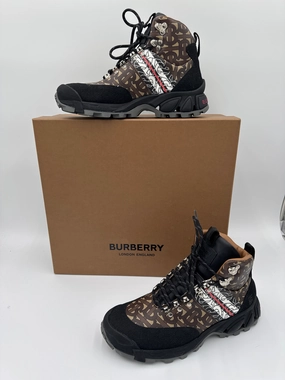 Boots Luxury Designer By Burberry In Brown, Size:8 Worst Hiking Boots