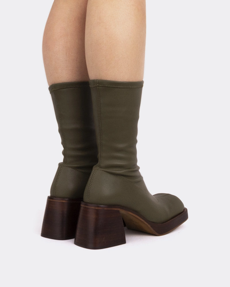 Bordon Khaki Stretch Best Jeans To Wear With Chelsea Boots