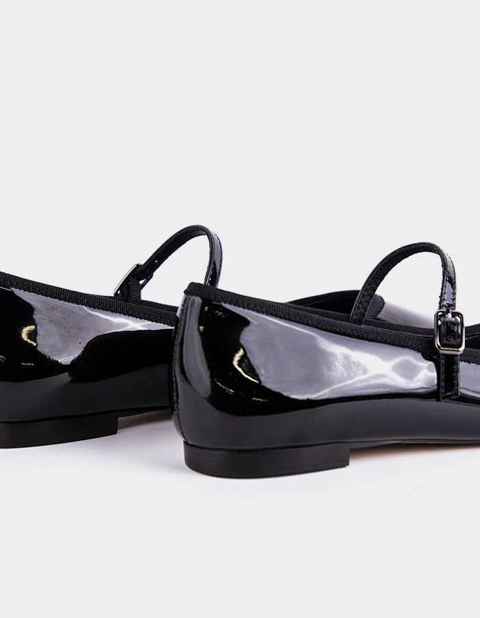 Casilina Black Patent Mary Jane Walking Shoes