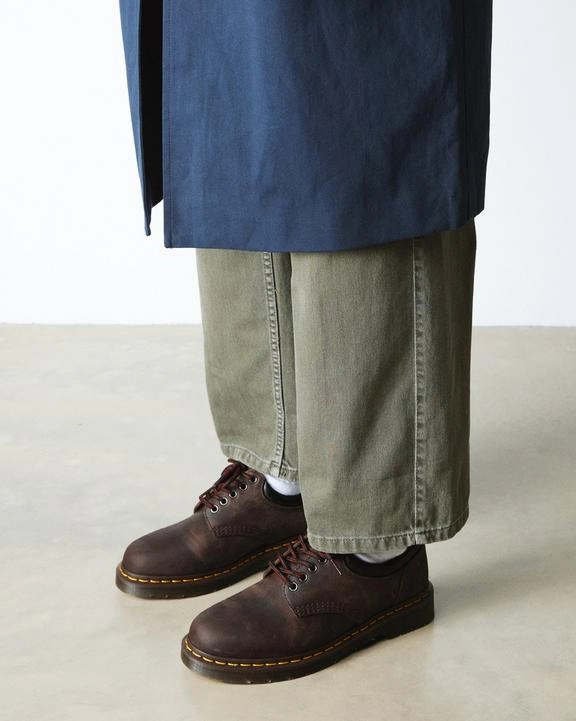 Pinpoint Oxford Shirt Dr. Martens 8053 Crazy Horse Leather Casual Shoes Dark Brown - Mens