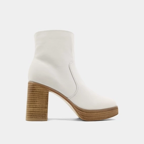 VERNITA Chelsea Boots With Rubber Sole