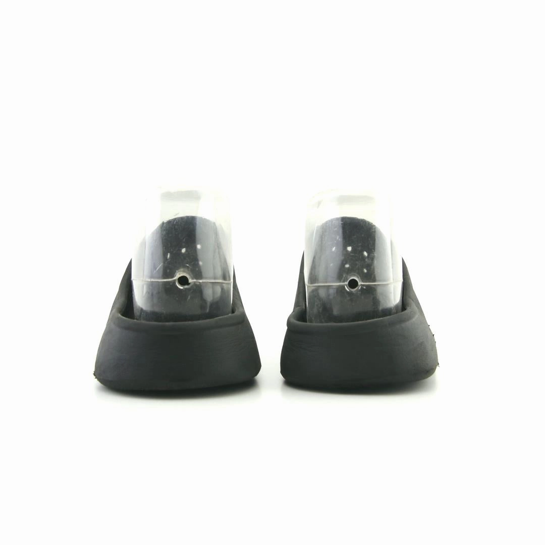 JUST BE . Slip-on  Slip-on  Slipping On Banana Peel  Slipping On Ice Gif  Slipping On Meaning  Sneakers Slip On  Socks For Slip On