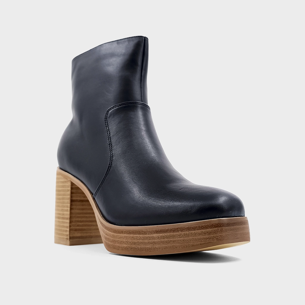 VERNITA Chelsea Boots At Dsw