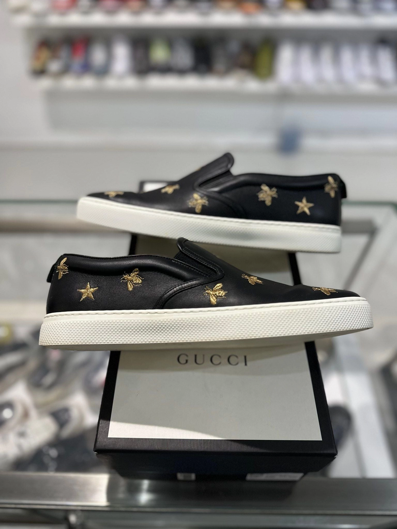 Gucci Dublin Slip-On Embroidered Bee Sneakers Black (Preowned Size G9.5/US10.5) - Pre-Owned