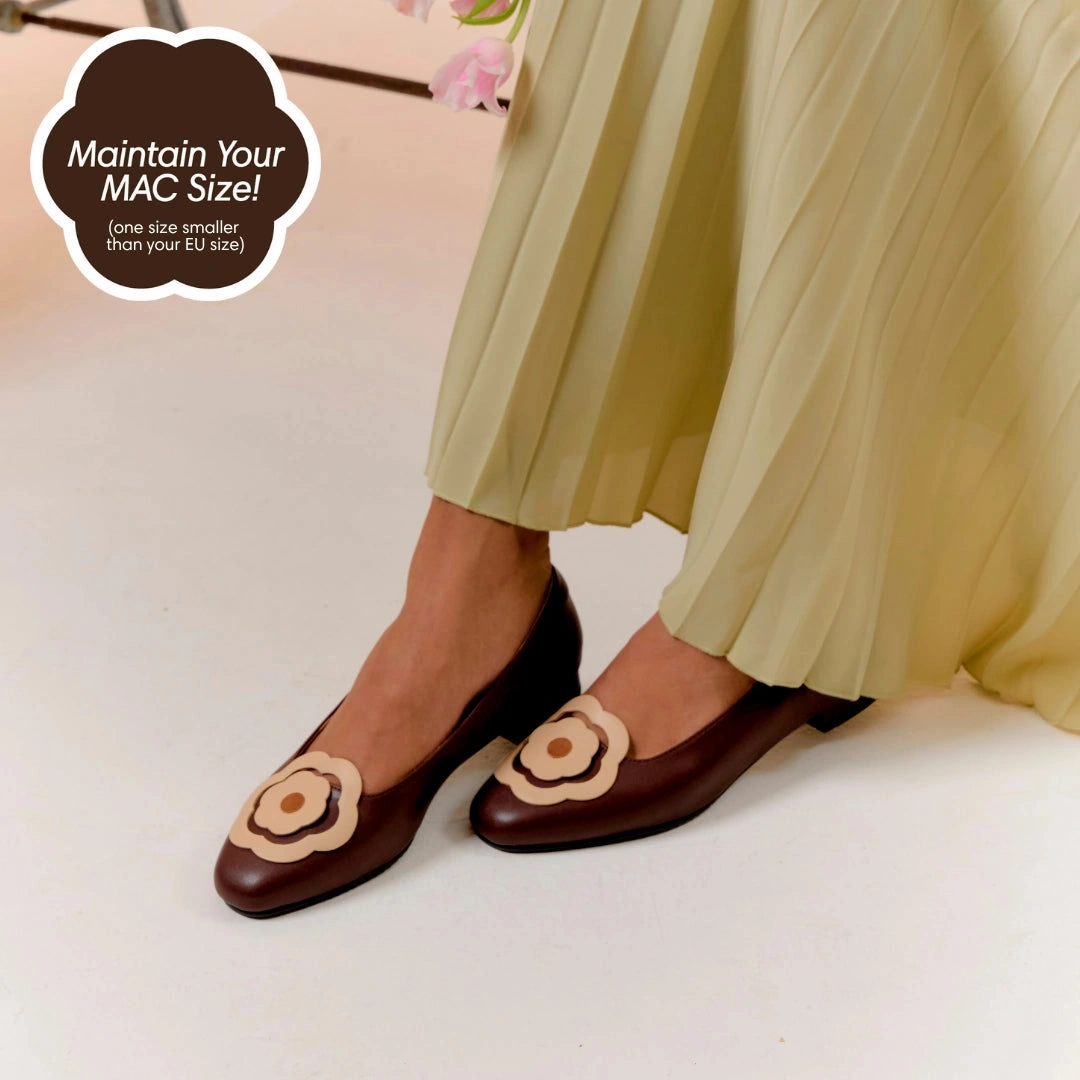 Flat Footed Gym Shoes Bloom Ballerina Flats in Hana Espresso and Beige