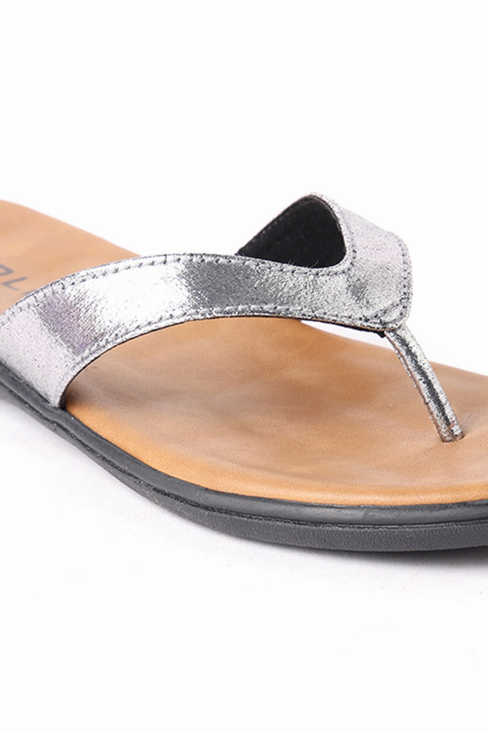 SOLES Shimmering Metallic Flat Sandals - Sparkle with Every Step Grilling Sandals