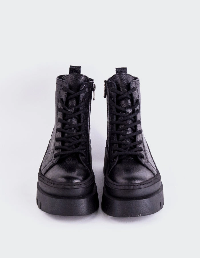 Zahra Black Leather Matte Chelsea Boots