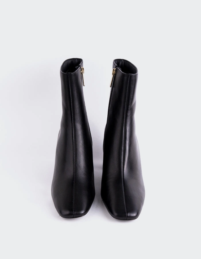 Jepson Black Leather Sincerely Jules White Chelsea Boots