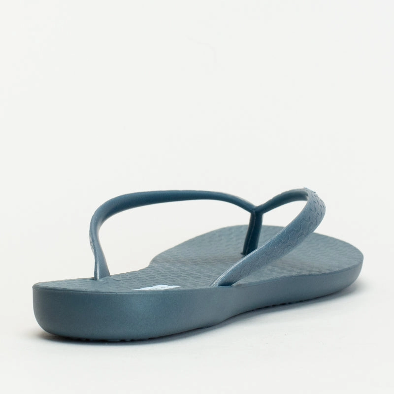 Just Love Skulls Flip Flops Ipanema Wave Thong