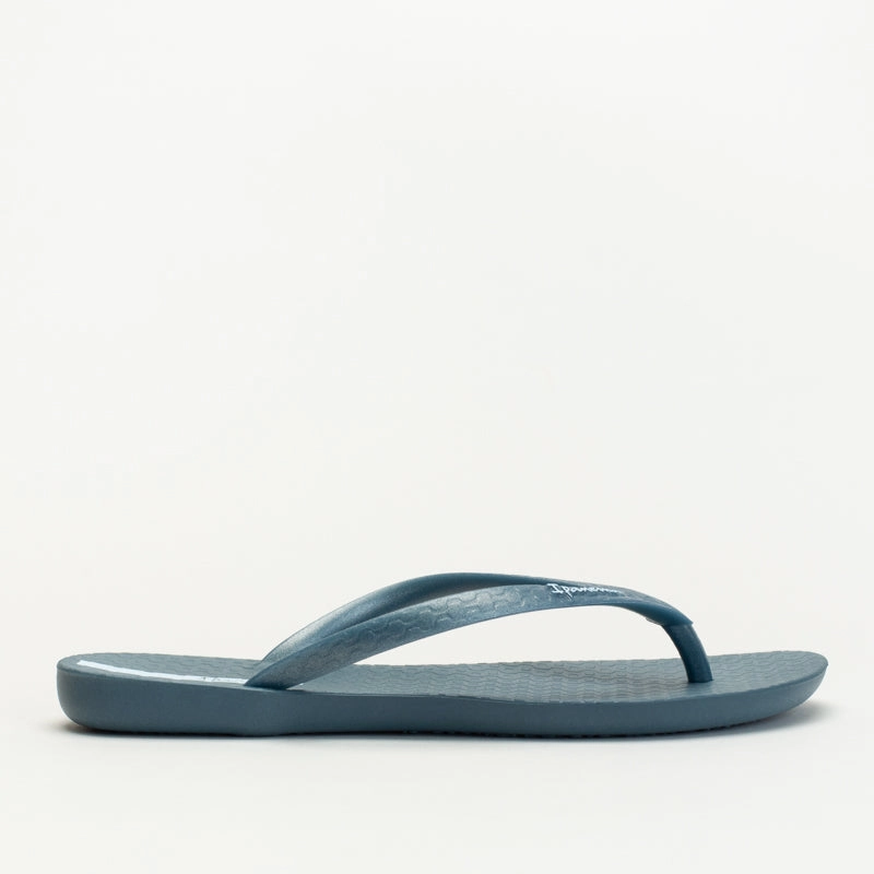 Flip Flops With Fabric Between Toes Ipanema Wave Thong