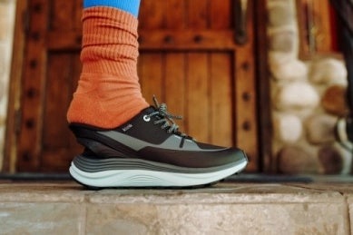 KIZIK LONDON AT WOMEN'S Difference Between Running Shoes And Trail Shoes