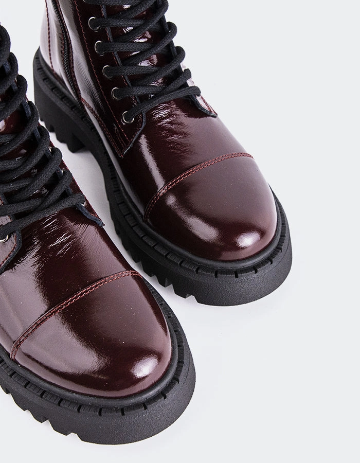 2976 Patent Chelsea Boots Marieville Burgundy Patent