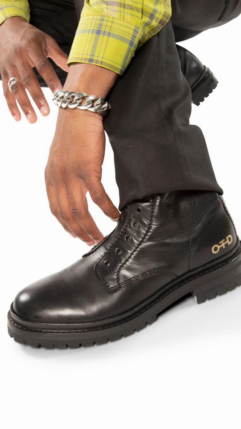 Cute Styles With Combat Boots Men's Laceless Leather Combat Boots In Black