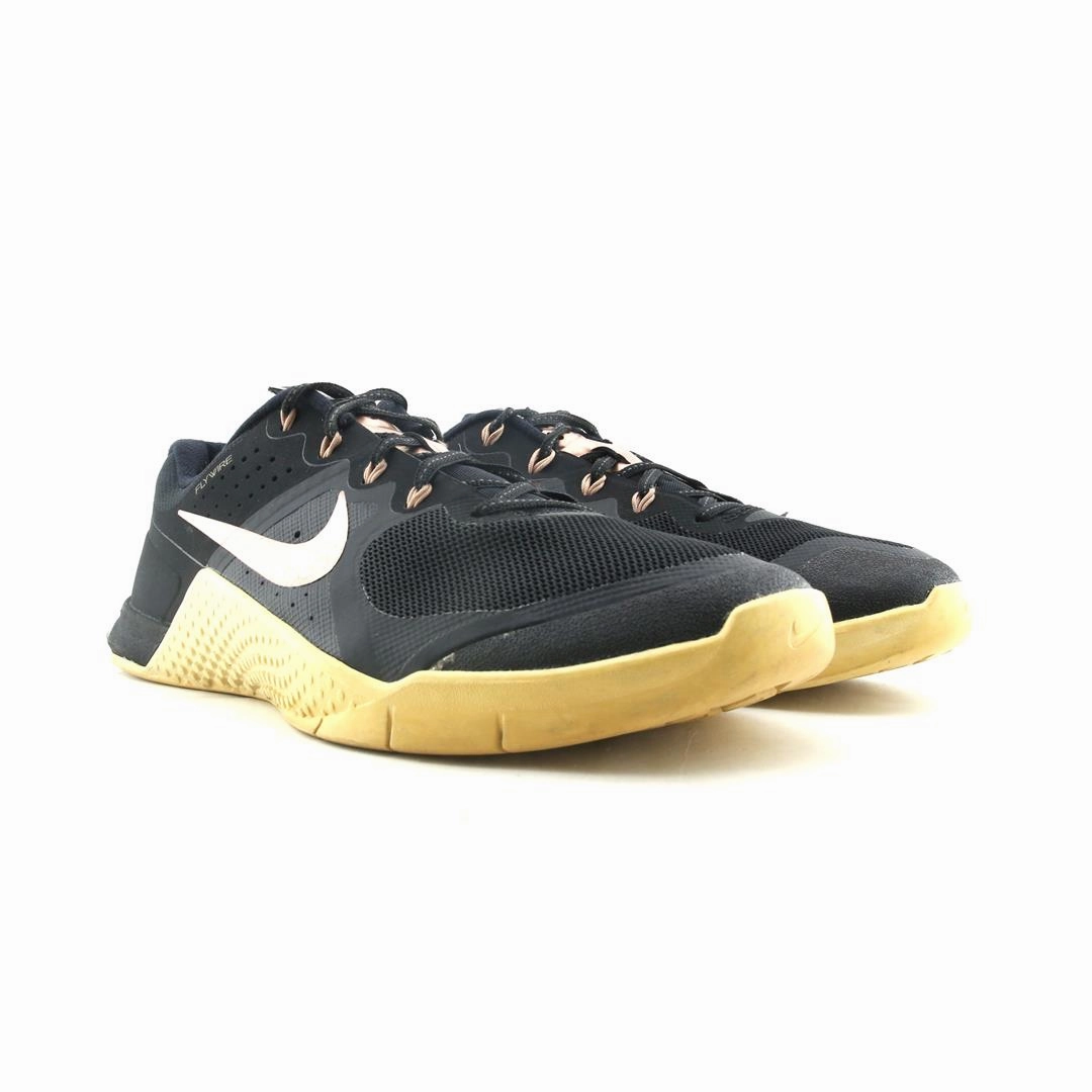 Nike Shoe With Air On The Side NIKE METCON 2