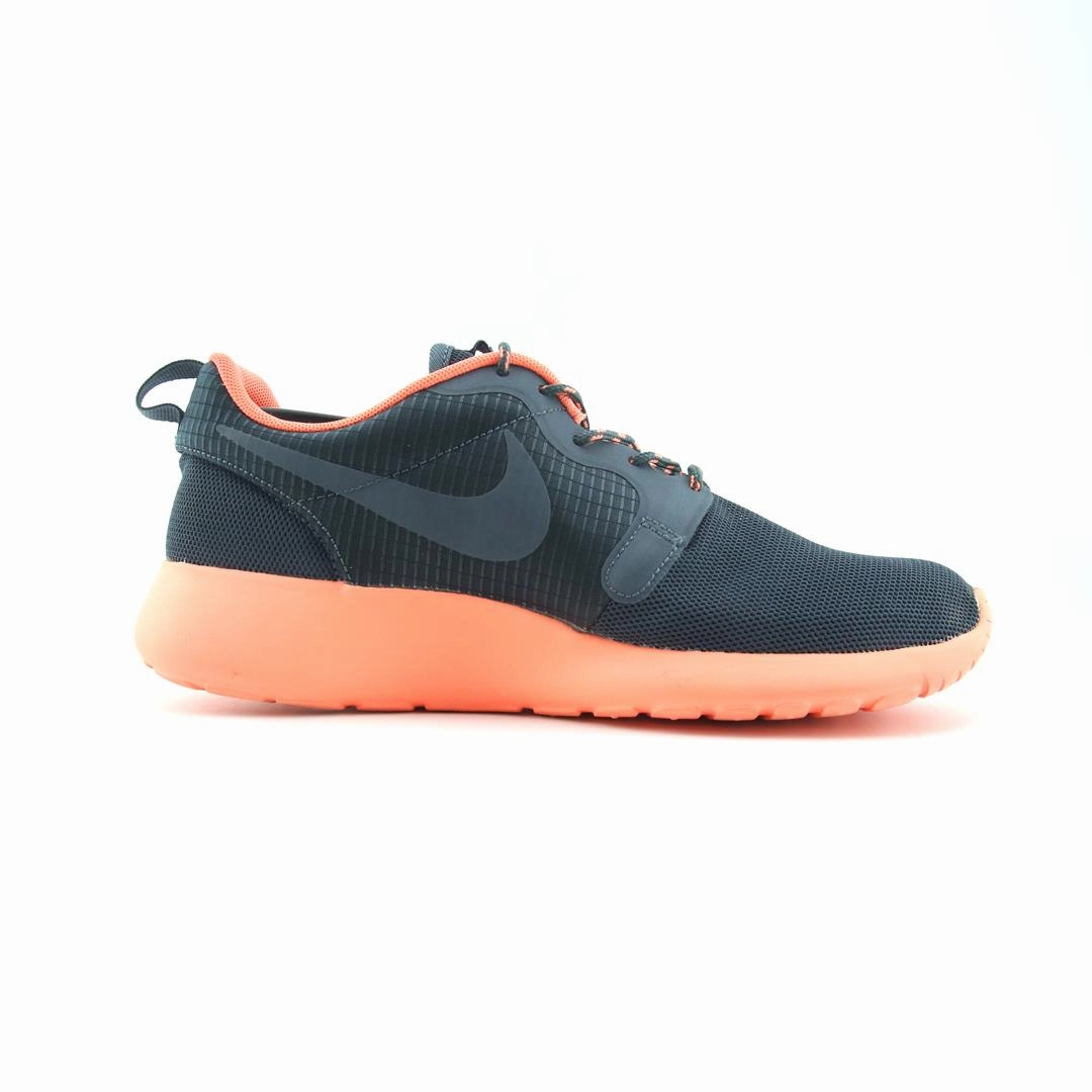 Nike Shoes With Gold NIKE ROSHE TWO