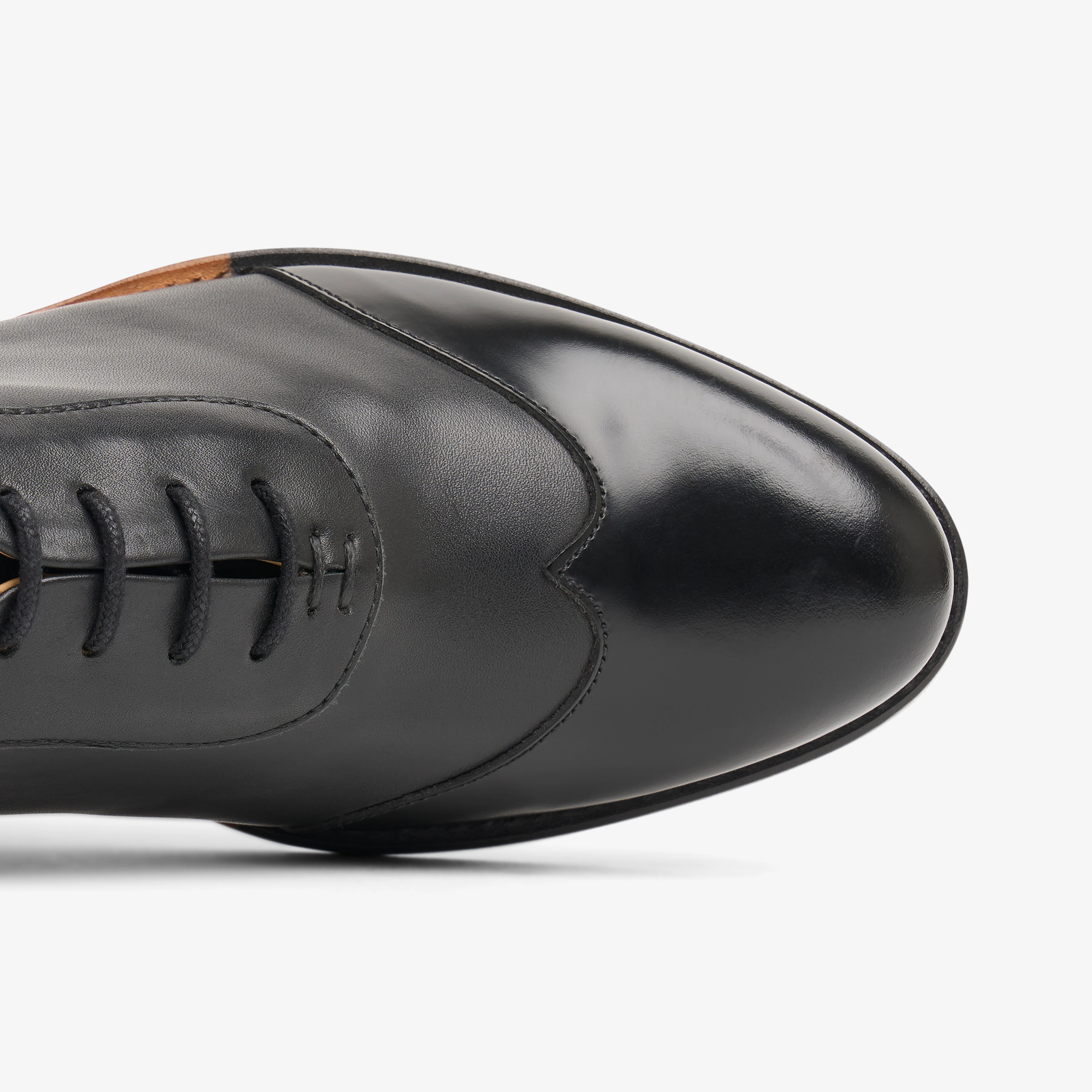 Mr. Evans Wingtip Oxford Style Shoe