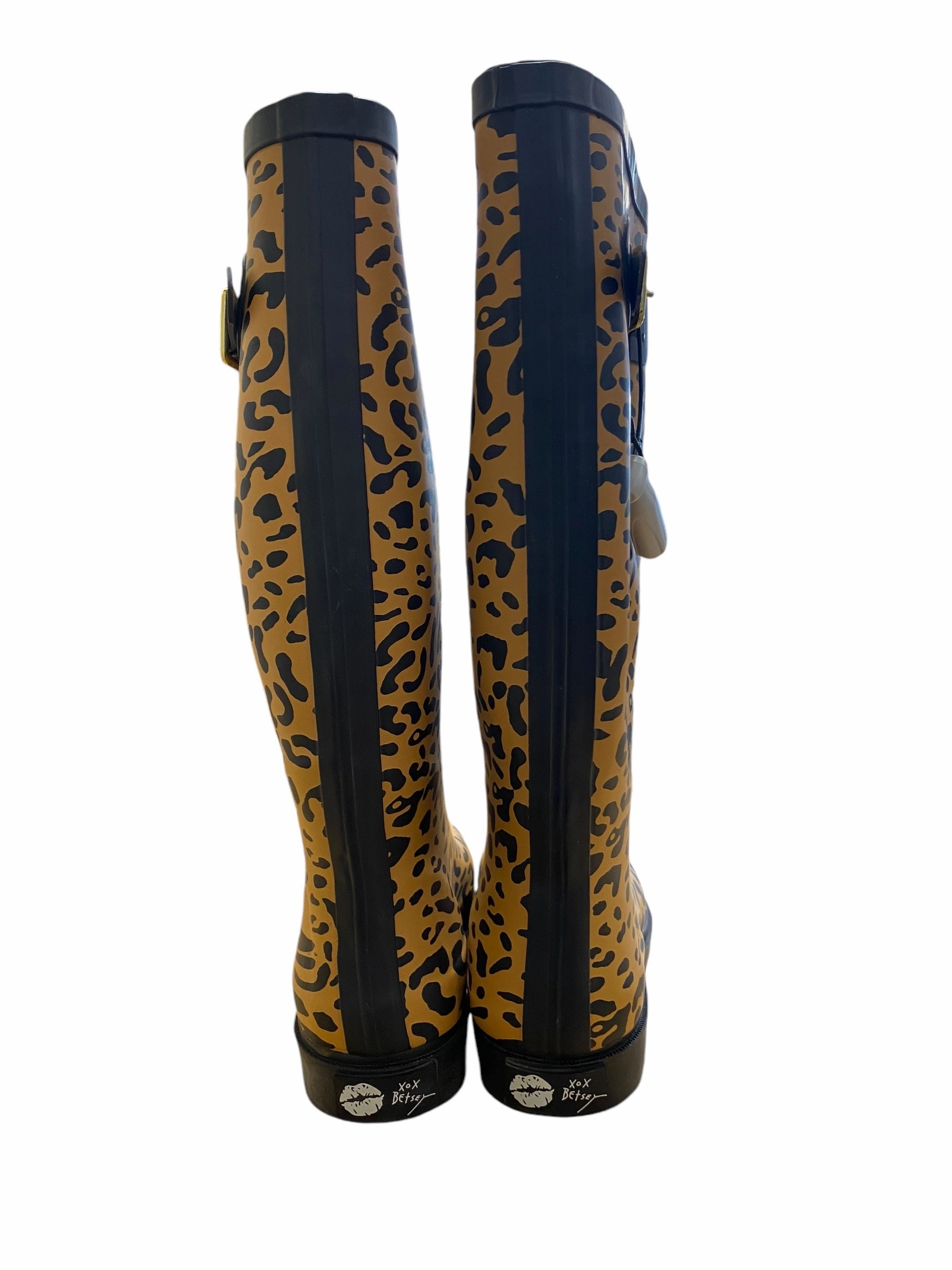 Rain Boots Narrow Calf Boots Rain By Betsey Johnson In Animal Print, Size: 6