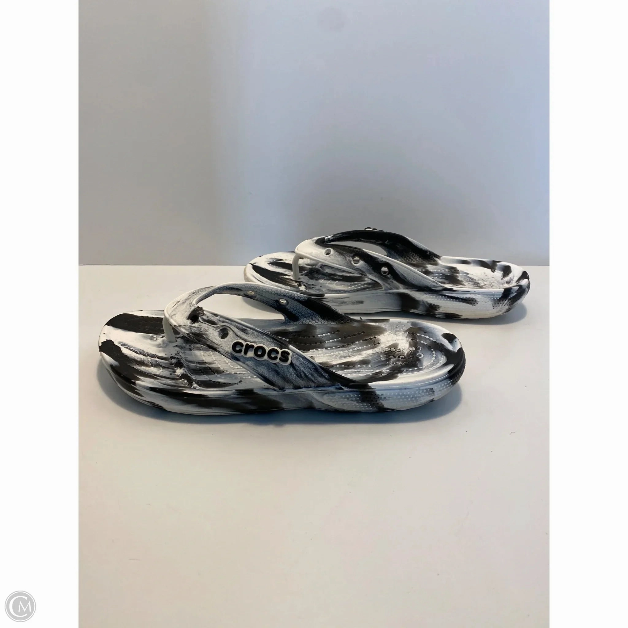 Flip Flops Sun Sandals Flip Flops By Crocs In Black & White, Size: 11