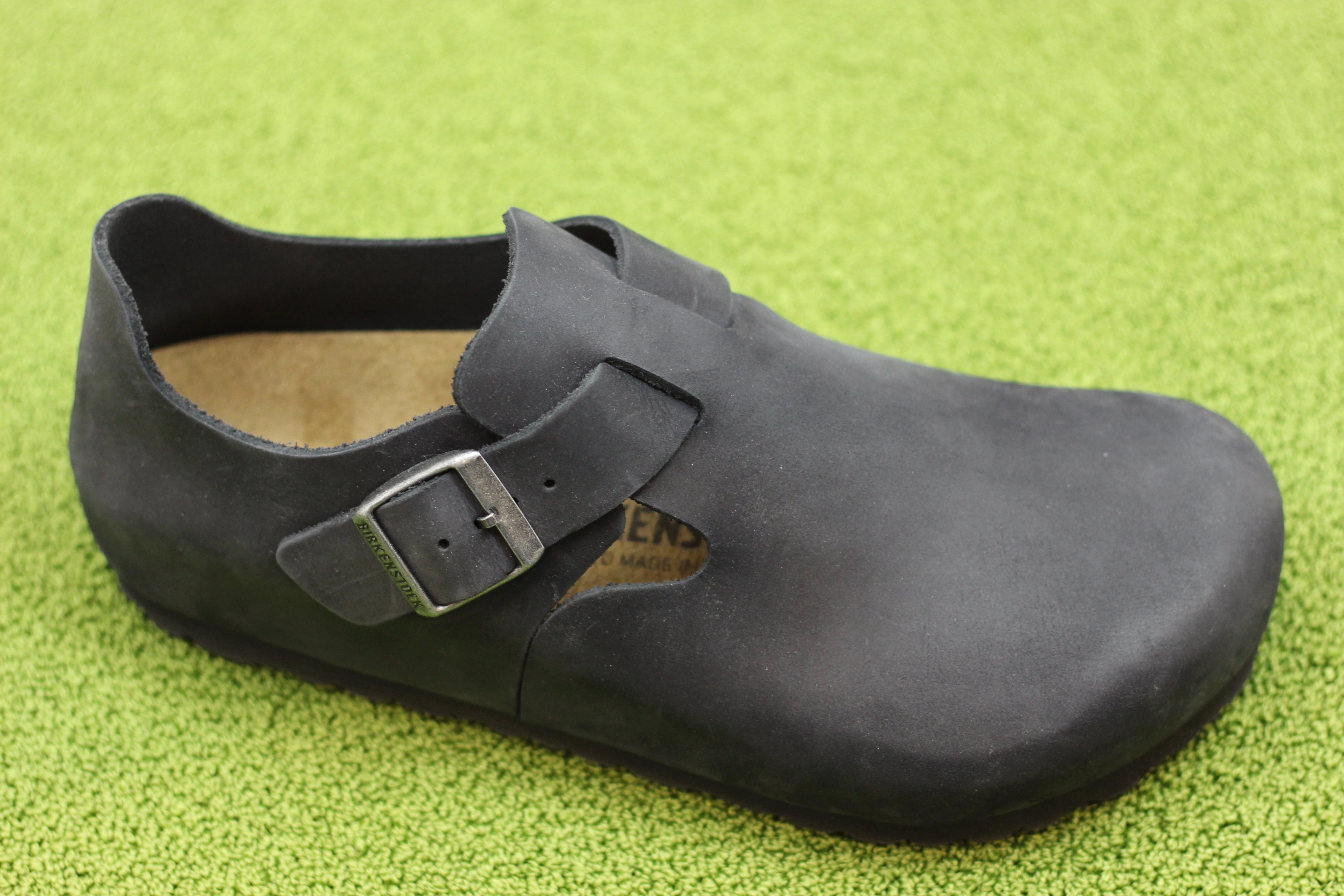 Slip On Comfy Cush Men's London Shoe - Black Oiled Leather