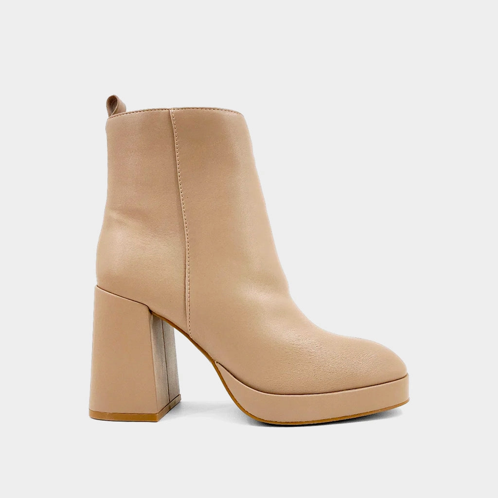 Supportive Chelsea Boots WADI