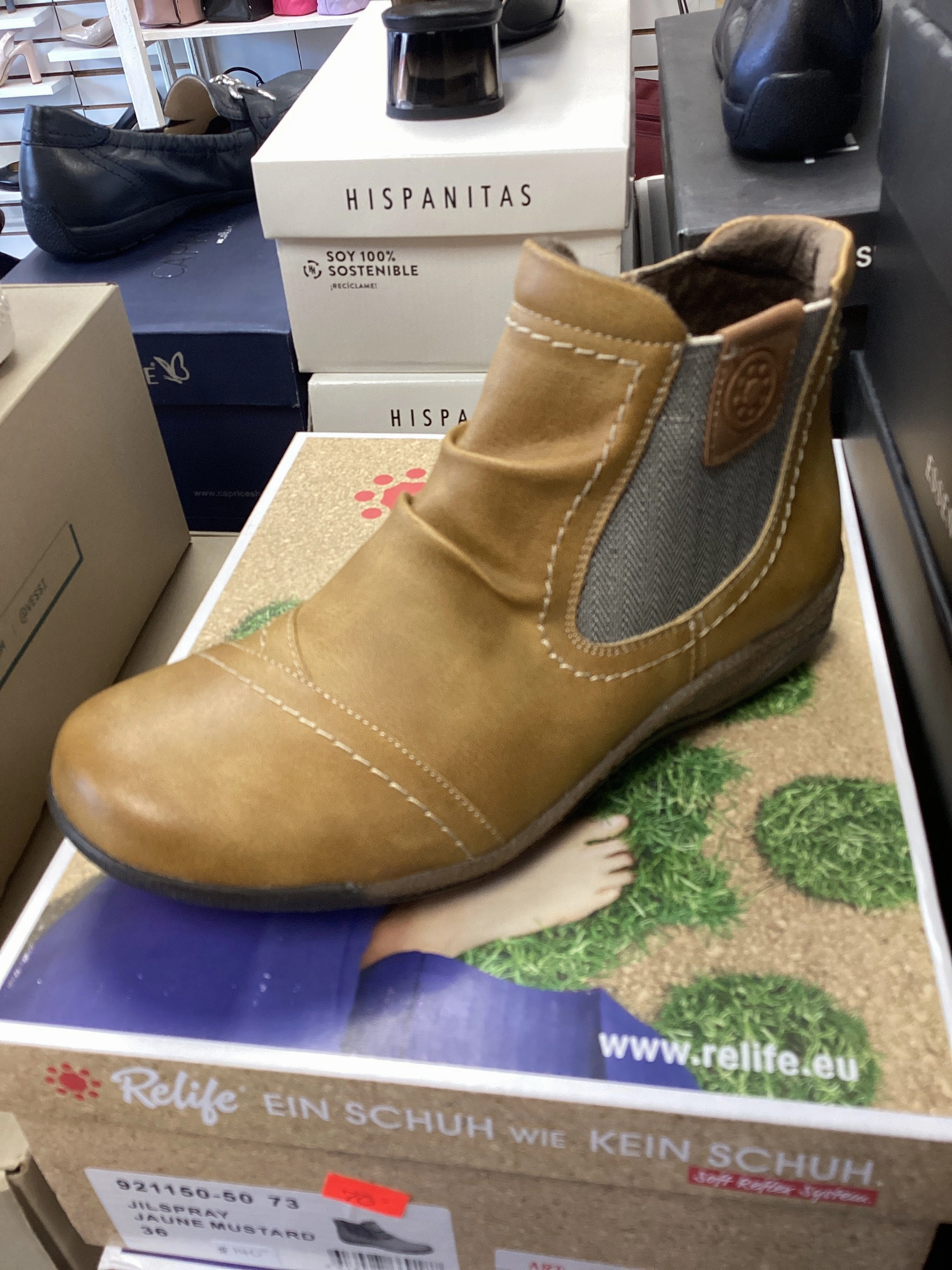 Newborn Boots Relife JILSPRAY Winter Boot In The Colour Mustard