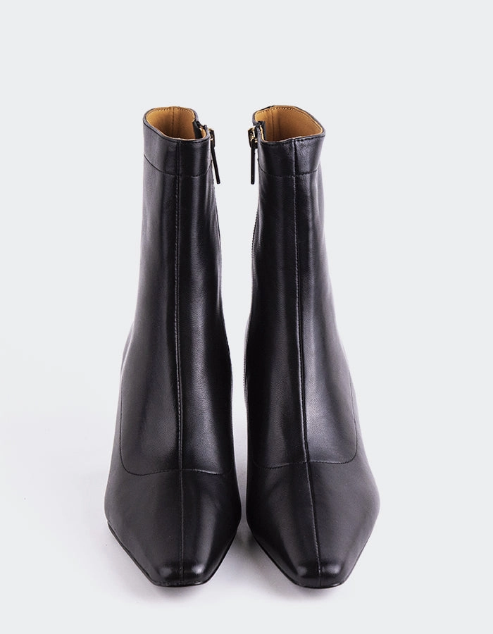 Zarcero Black Leather Tall Flat Boots