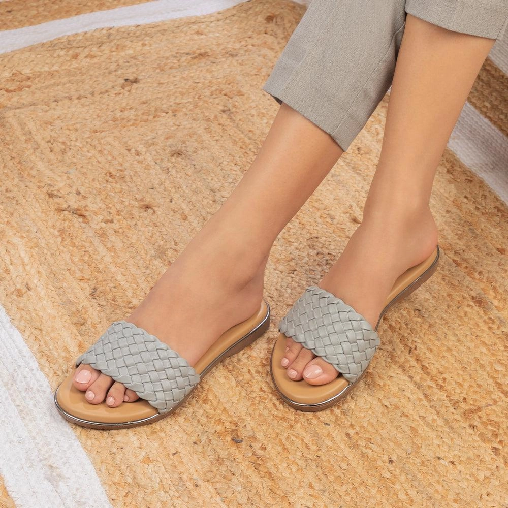 The We Grey Women's Casual Flats Tresmode Flat Sole Wide Toe Box Shoes