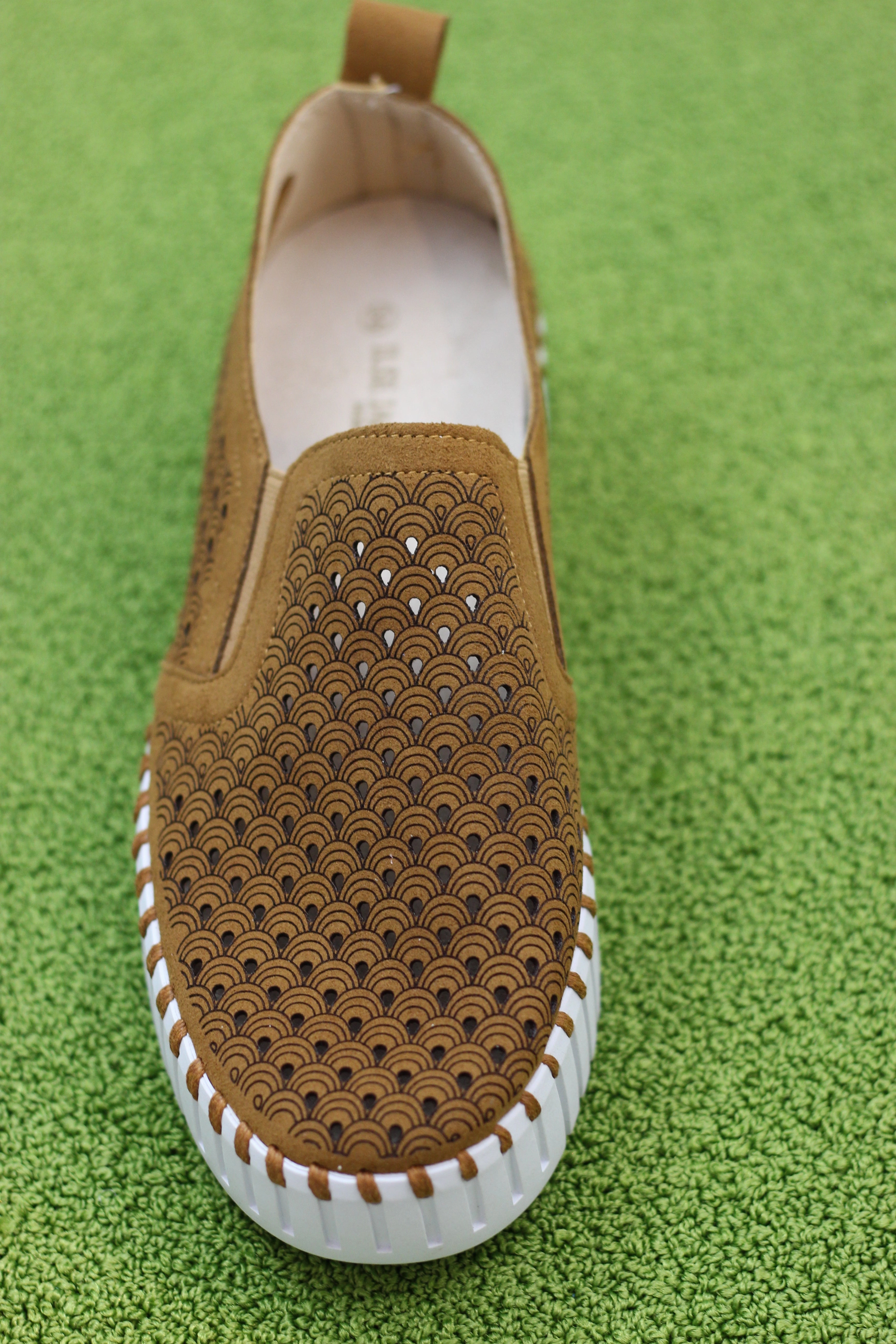 Ilse Jacobsen Women's Tulip141 Slip On - Cashew Synthetic Slip On Work Boots Steel Toe