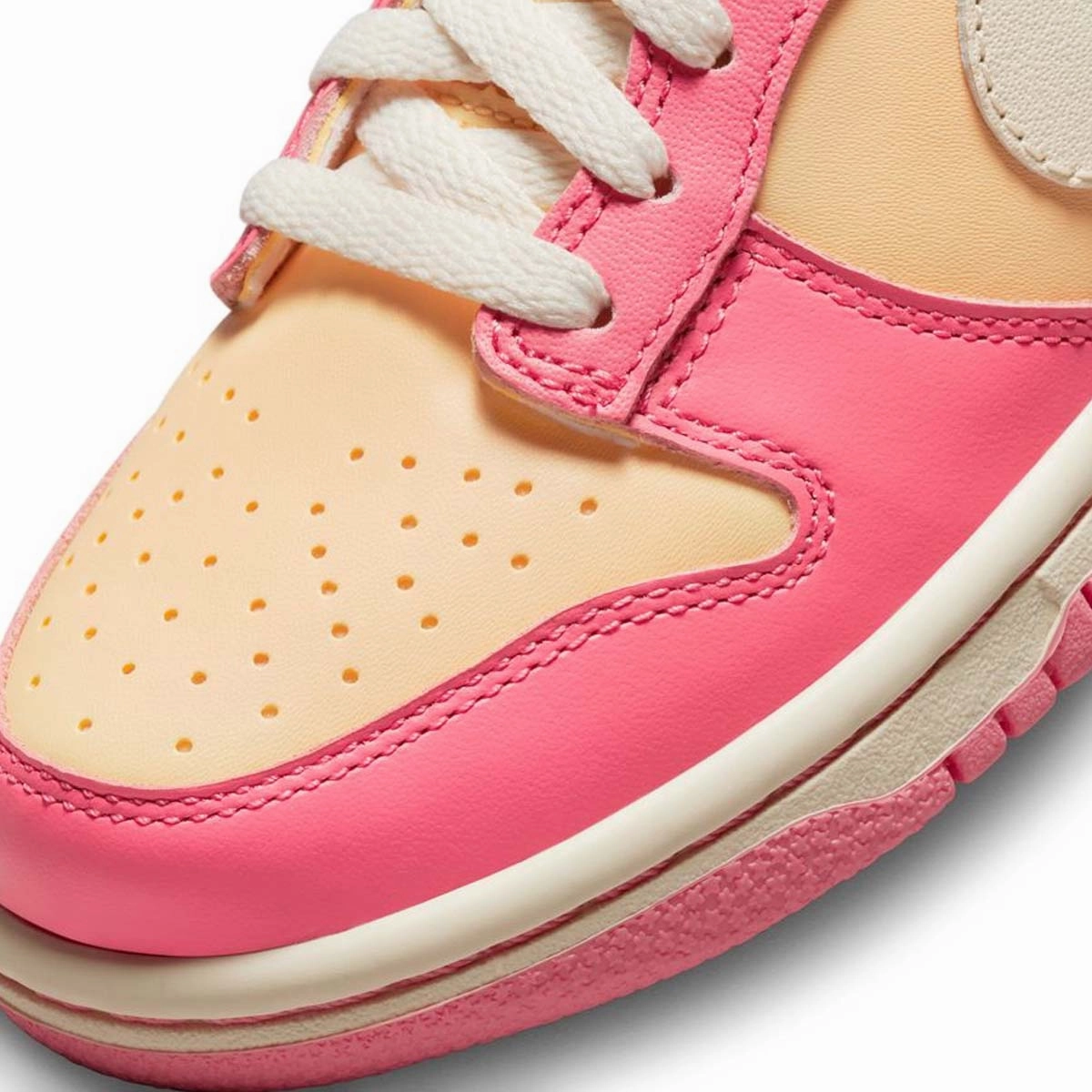 Nike Waterproof Hiking Shoes Kid's Dunk Low 'Strawberry Peach'